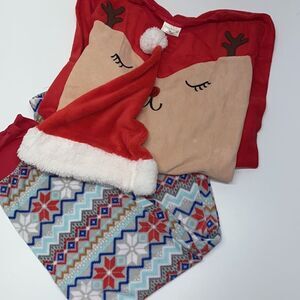 ZOE & Bella 3 pc gift set 2 pc pjs with Santa Hat ) New